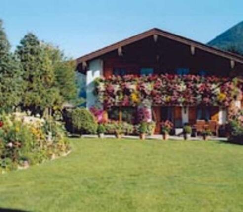 https://images.im-web.de/objekt_pics/obj_full_32654_001.jpg