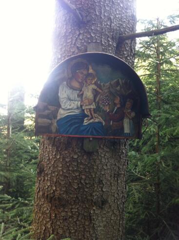 Bildstock mit kunstvoller Mariendarstellung