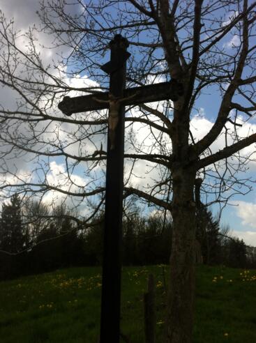 Wegkreuz oberhalb des Biberschwöller Sees