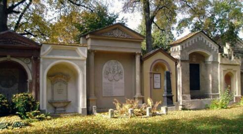 der-alte-friedhof-in-memmingen-im-allgaeu