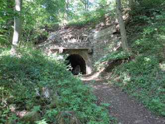 Hohenlandsberg - Eingang zur Burgruine