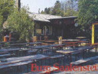 Biergarten auf Burg Saalenstein