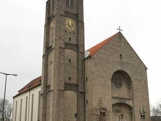 Königin des Friedens