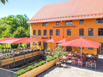 Im Sommer gemütlich draußen sitzen und den Tag genießen