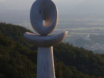 Skulptur westseite nockstein