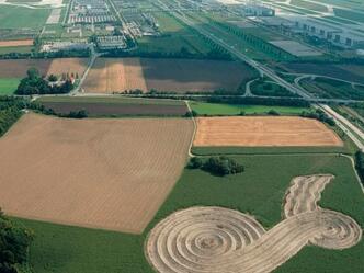 "Der Flughafen am Erdzeichen" by Klaus Leidorf