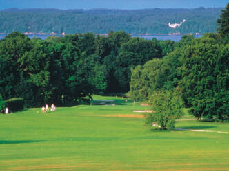 Blick auf den Starnberger See bei Feldafing.