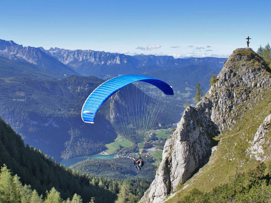 Paragleiter am Jenner