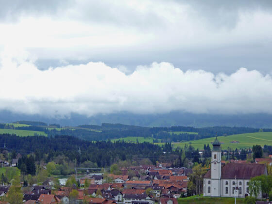 Herrlicher Blick auf Lechbruck und die Alpenkette von der Gsteig.