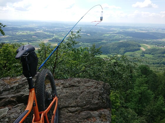 Gipfel des Büchelstein 832 m; Blick in die Donauebene