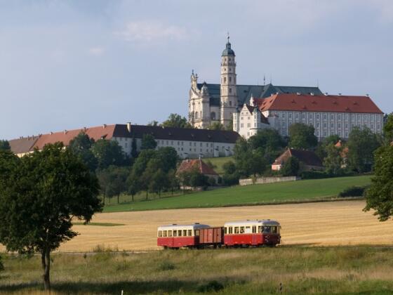 Kloster Neresheim mit Härtsfeldschättere