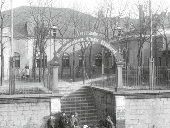 Die Vereinshalle auf der ältesten bekannten Hofer Ansichtskarte aus dem Jahr 1888