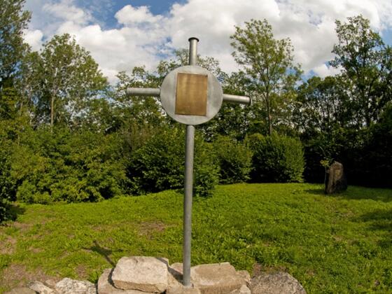 Kreuz an der Stelle der ehemaligen Kapelle - Kloster am Georgenberg - Bad Rodach