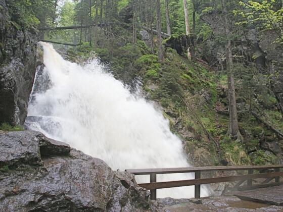 Oberer Riesloch-Wasserfall bei Hochwasser