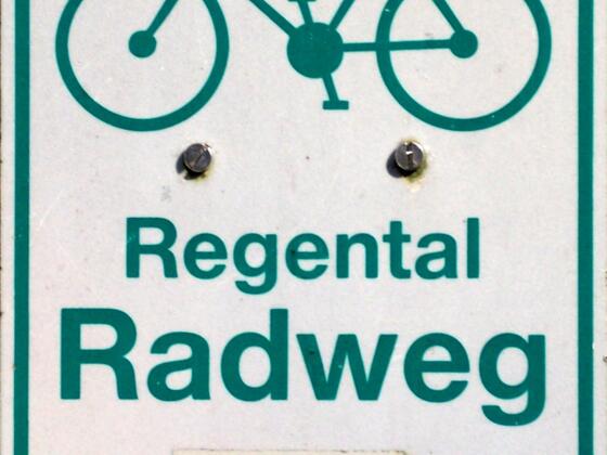 Markierung des Regental-Radweges