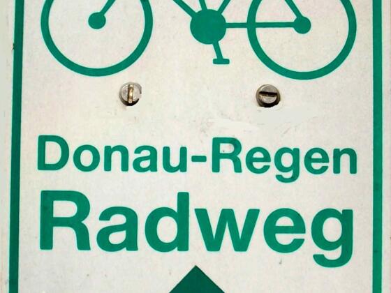 Markierung Donau-Regen-Radweg