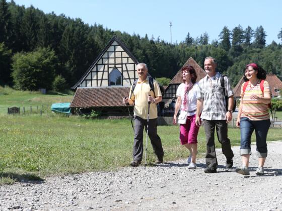 Wanderer vor der Alten Schäferei