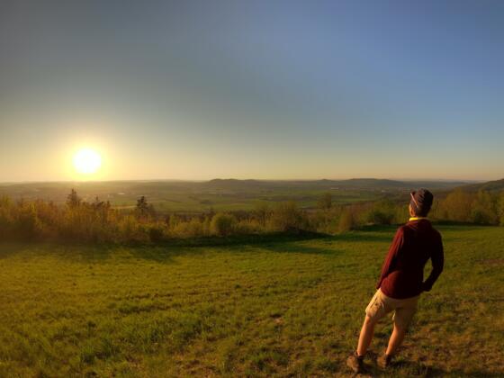 Sonnenuntergang am Veitsberg - Blick auf das Maintal bei Ebensfeld