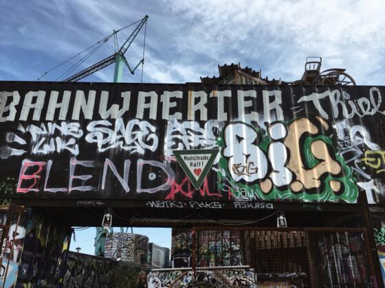 Eingang zum Bahnwärter Thiel Gelände