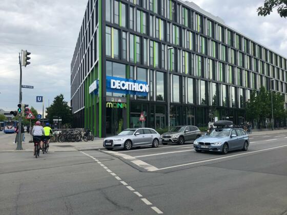 MONA Einkaufszentrum