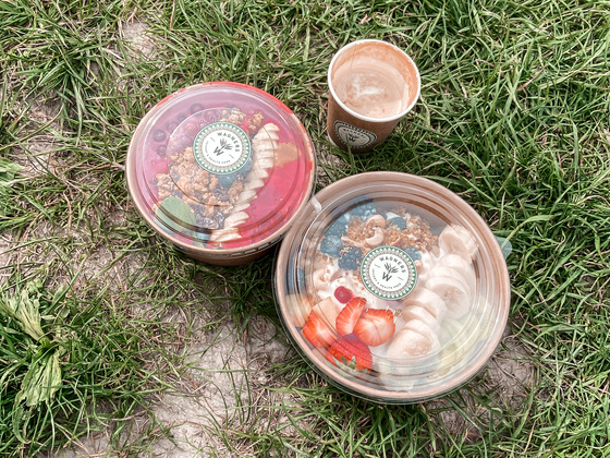 Smoothie Bowls und leckerer Cappuccino aus Wagners Juicery 