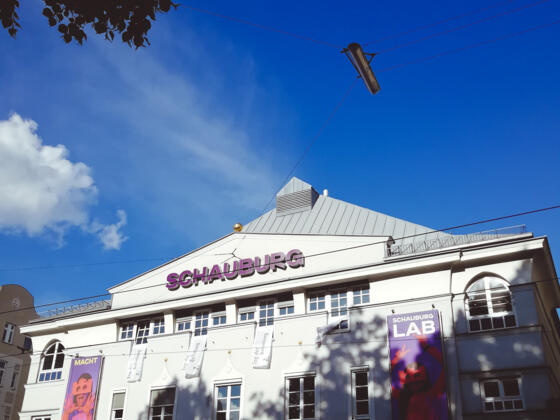 Außenansicht auf das Kinder- und Jugendtheater Schauburg