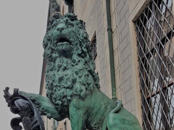 Löwen vor der Residenz