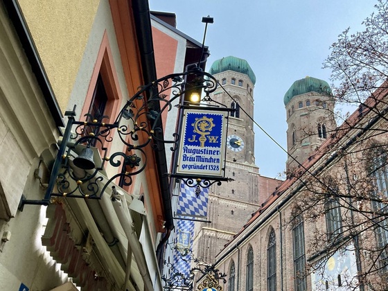 Blick von der Terrasse auf die Frauenkirche