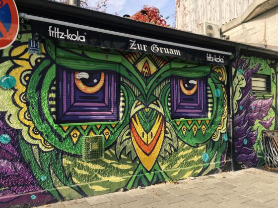 Zur Gruam, Graffiti von Armin Kiss-Istok