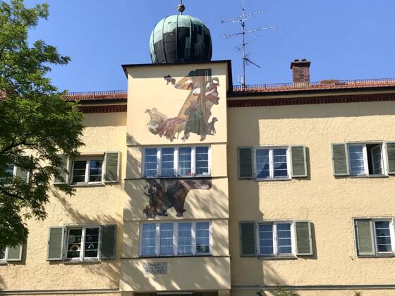 Ehemaliges Rathaus Großhadern Bemalung