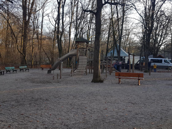 Spielplatz am Chinesischen Turm