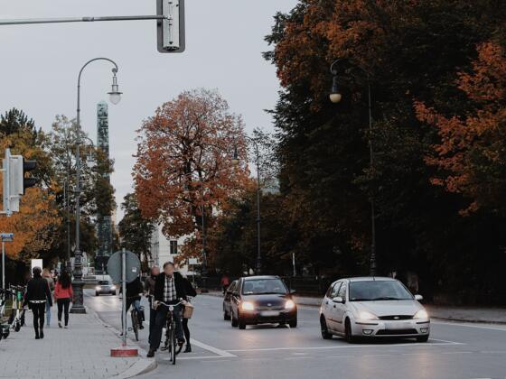 Blick auf die Brienner Straße vom Königsplatz