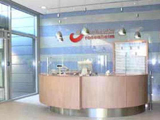 Eingangsbereich Hans Klepper Hallenbad in Rosenheim.