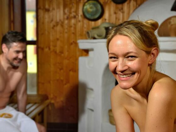 Saunieren im Nachbau eines Römer-Turms