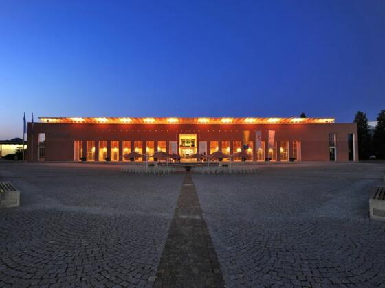 Ein Blickfang für Besucher - das Kurhaus im Stil eines römischen Landsitzes.