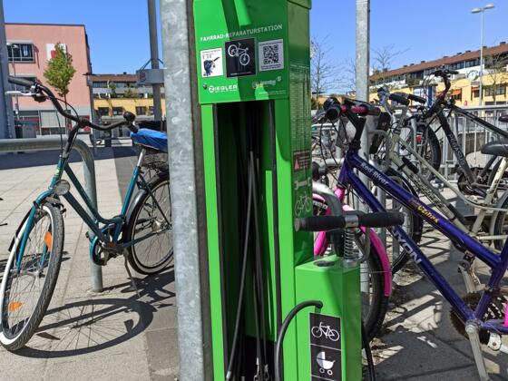 Rad-Reparatur-Station am Bahnhof Buchenau