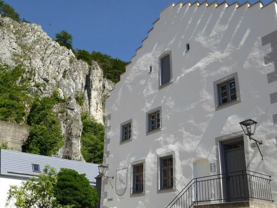 Rathaus und Tourist-Information Essing im Altmühltal