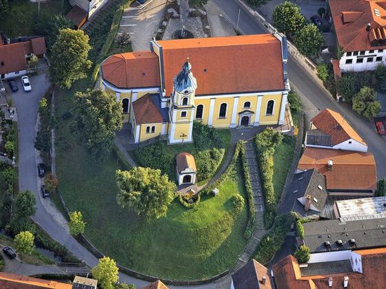 Kirche St. Nikolaus in Siegenburg, auch als Dom der Hallertau bekannt.