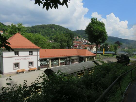 Muggendorfer Bahnhof mit Ausweichgleis der Dampfbahn &amp; Infozentrum Naturpark FS 