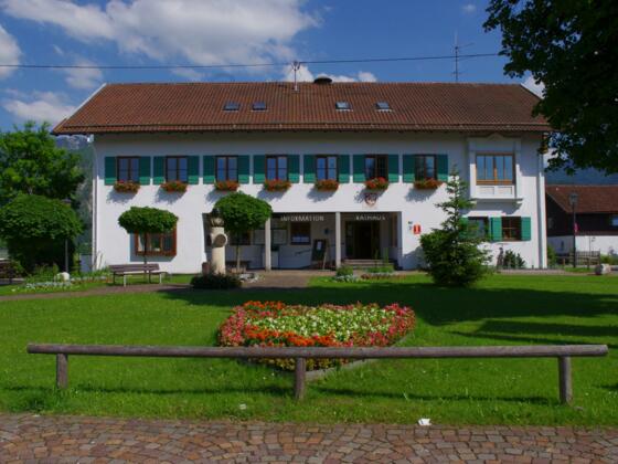 Rathaus mit Tourist Information Schwangau
