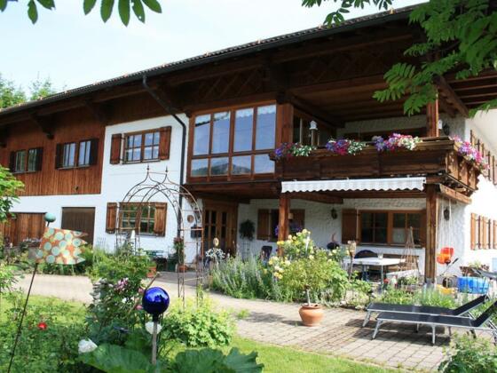 Terasse mit Haupteingang