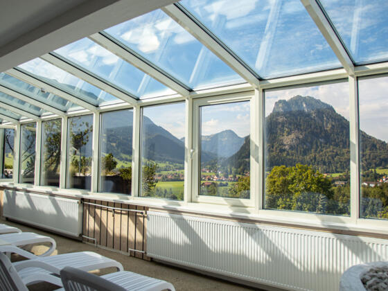 Blick aus der Sauna auf Pfronten