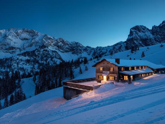 Hochalphütte im Winter