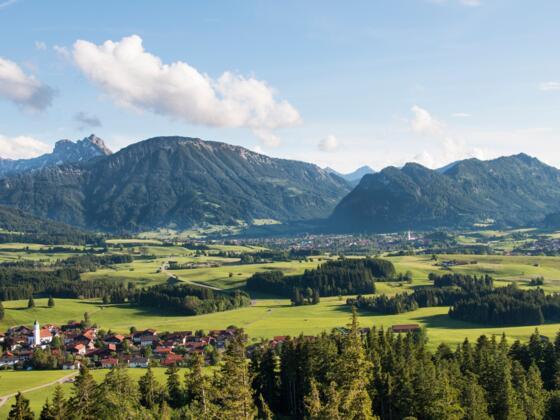 Ausblick von den Ruinen oberhalb der SchlossbergalM:Hohenfreyberg und Eisenberg