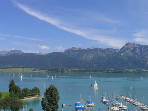 See-/ Bergblick vom Balkon