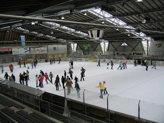 Eissporthalle