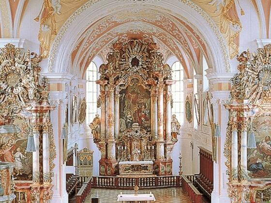 die-jesuitenkirche-mariae-verkuendigung-in-marktoberdorf-im-allgaeu