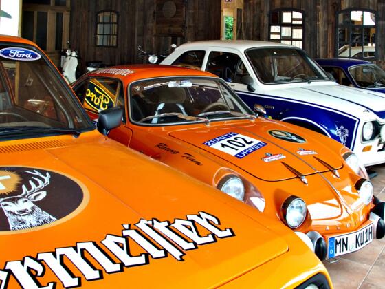 verschiedene Modelle des Renault Alpine