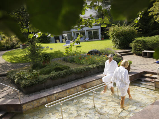 Öffentliche Kneipptretanlage bei der Psychosomatischen Privatklinik