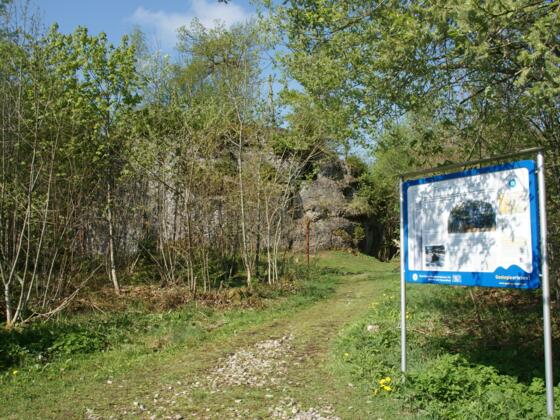 Infotafel am Dengelstein